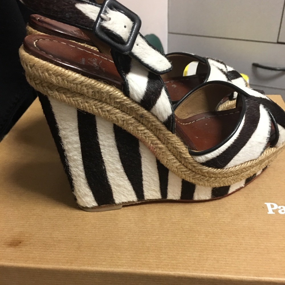 Beautiful Shoe the price to sell not taking any offer for now